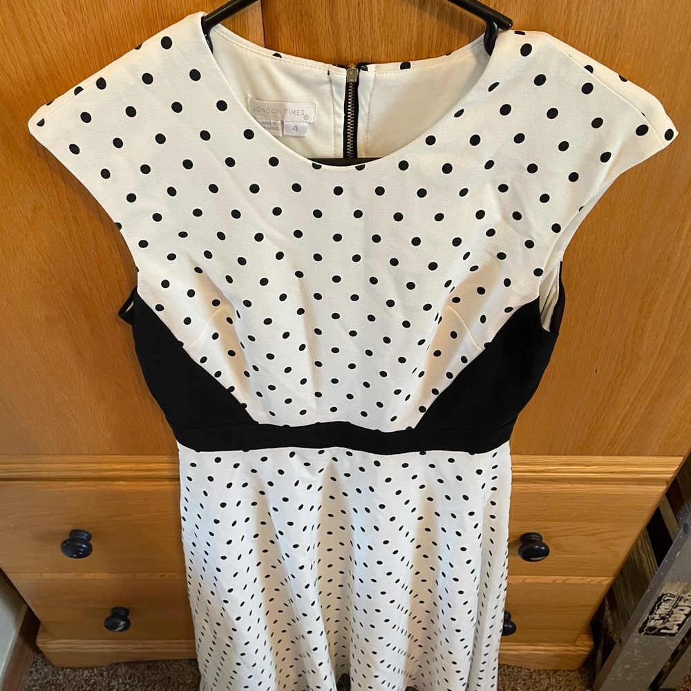 London Times Mid-Length Dress